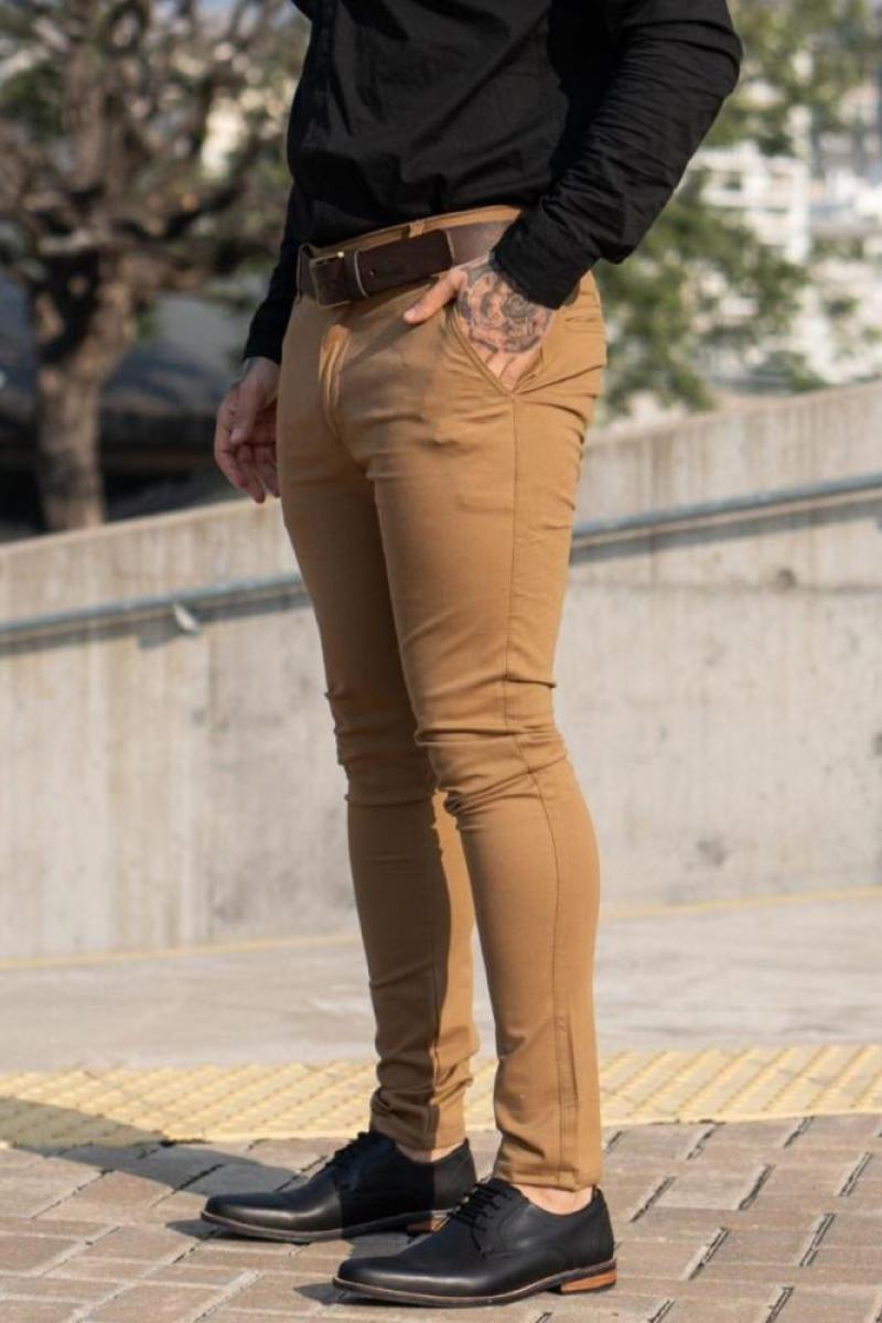 Pantalón corte chino