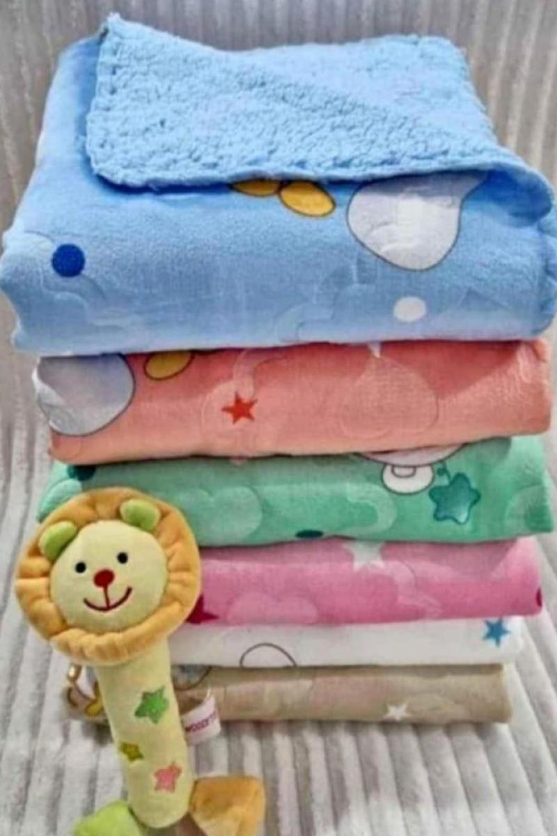 Manta de bebé con corderito